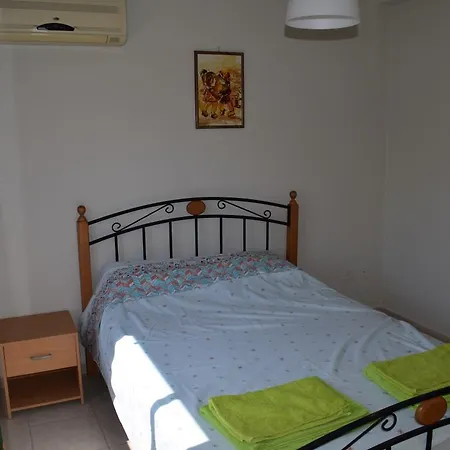 Direct Psarolimano Court * Larnaca